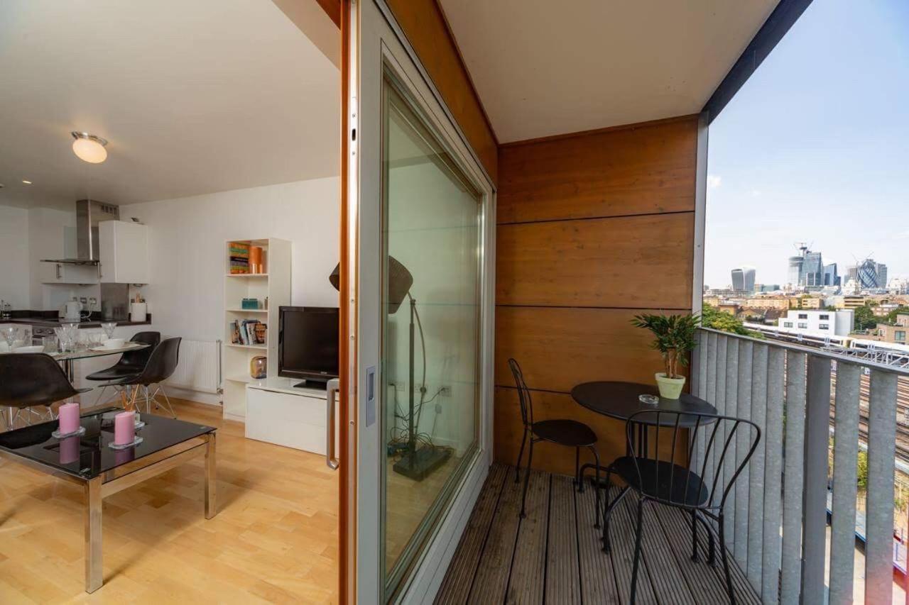 לונדון Room With Private Bathroom In A Modern Two Bedroom Two Bathroom Flat מראה חיצוני תמונה