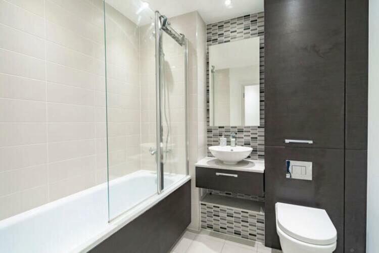 לונדון Room With Private Bathroom In A Modern Two Bedroom Two Bathroom Flat מראה חיצוני תמונה