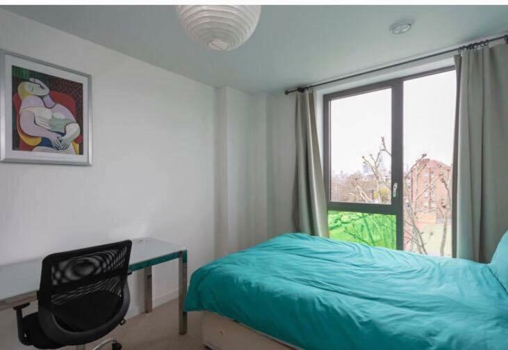 לונדון Room With Private Bathroom In A Modern Two Bedroom Two Bathroom Flat מראה חיצוני תמונה
